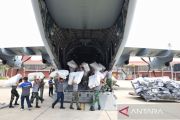 Menhan menyalurkan 20 ton bantuan logistik untuk para korban gempa di NTT