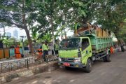 Sebelas bangunan liar di atas saluran air di Kampung Bali ditertibkan