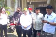 Anggota DPD RI serahkan tongkat Ganesha asal Tampaksiring untuk Jokowi