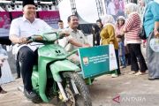 Pemkot Pariaman salurkan tiga becak motor tingkatkan pendapatan UMKM