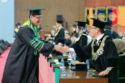 Dirut Bulog Ahmad Rizal meraih gelar doktor dari Universitas Indonesia