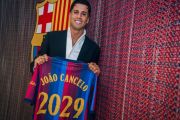 Barcelona resmi permanenkan Joao Cancelo dari Al Hilal