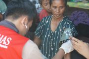KKN Unhas periksa 64 warga dan 13 anak terdampak di Manggarai Timur