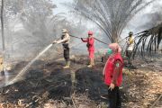 Polsek Bukit Batu dan tenaga medis perkuat penanganan dan pendinginan karhutla
