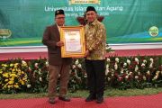 Wagub Jateng terima penghargaan dari Unissula