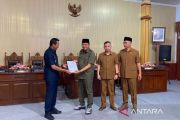 Pemkab Batang menyampaikan tiga raperda strategis investasi ke DPRD