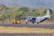 Pesawat Cassa TNI AL tergelincir di Bandara Hasanuddin dievakuasi