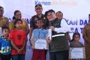 Kemendikdasmen salurkan santunan duka Rp305 juta untuk guru &amp; murid korban gempa NTT