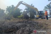 Pemkab Kotim kerahkan ekskavator buat sekat bakar cegah karhutla meluas