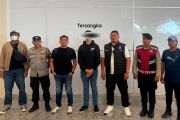 Polisi amankan turis Australia diduga mesum di halaman rumah warga