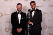 Bruno Fernandes sabet gelar pemain terbaik PFA musim 2025/2026