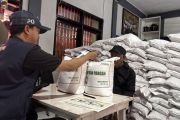 Bulog Bandung menyalurkan beras bantuan pangan untuk satu juta KPM