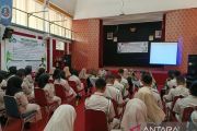 Asah kemampuan menulis, FWL DPRD Riau bekali siswa SMKN Pertanian