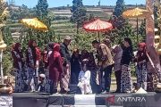 Belasan anak berambut gimbal mengikuti ruwatan di DCF 2026