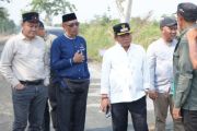 Bupati Wiyatno pantau pembangunan jalan di Kapuas Barat pastikan berkualitas
