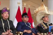 Prabowo diapit Jokowi dan Gibran, Mensesneg: Bentuk rasa hormat