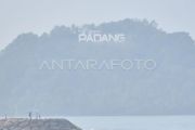 Kabut asap kiriman di Padang