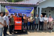 UNP latih warga Asam Kamba buat pupuk organik lewat mesin penggiling limbah peternakan