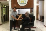 Kaki Palsu Pulihkan Harapan, UPZ BAZNAS Semen Padang Bantu Rahma Kembali Berjalan dan Produktif