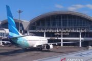 Penerbangan Jakarta-Makassar menegangkan, pesawat Garuda pecah Ban saat mendarat