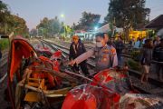 KA Wijaya Kusuma alami keterlambatan akibat tertemper mobil di Jember