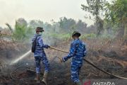 Personel TNI sirami lahan titik panas cegah karhutla