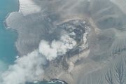 Abu Anak Krakatau menyebar ke Jabar, BPBD minta warga pakai masker