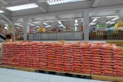 Bulog Jabar memperkuat stok beras premium 5 kg mengatasi kelangkaan di ritel