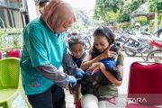 Sudin KPKP Jakpus beri vaksin rabies gratis untuk hewan di Rawasari