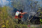 Polres Natuna gunakan semprot punggung bermesin untuk padamkan karhutla