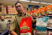 Bulog menyalurkan beras premium ke ritel modern seluruh Indonesia