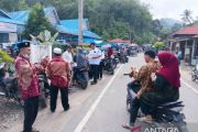Pemerintah Kecamatan Panyabungan Timur bagikan masker kepada warga