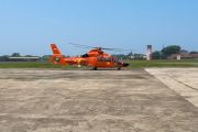 Helikopter Dauphin AS365 N3+ perkuat pencarian jurnalis di Selat Sunda