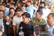 Wapres Gibran kunjungi dua siswa diduga keracunan MBG di Berastagi