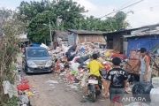 Pemkot Jaktim OTT pelaku buang sampah sembarangan di Duren Sawit