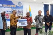 Bank Papua salurkan bansos ke Kabupaten Jayawijaya tingkatkan layanan publik