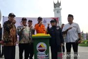 Wujudkan kota bersih, Pemkot Bukittinggi terima bantuan 50 tong sampah dari Gebu Minang