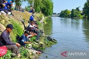 Pemkab Karawang gelar mancing gratis di saluran irigasi 30 kecamatan