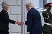 Trump tiba di Irlandia, bertemu Presiden Catherine Connolly