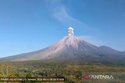 Gunung Semeru erupsi 3 kali Senin pagi, tinggi letusan capai satu km