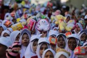 Maba Umsura kumpulkan boneka-pembalut untuk korban bencana NTT
