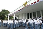 Ratusan siswa SMAN 37 belajar sejarah langsung di Istana