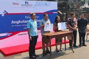 Paiton Energy hibahkan dua angkutan listrik ke TMII