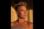 Pink buka suara soal mengunggah ulang anti Macklemore