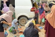 Minyak goreng dan telur jadi incaran warga di pasar murah Batam