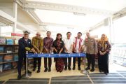 Kapal MV Doulus Hope yang bawa 2.000 buku bersandar di Jakut