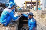 Jaktim maksimalkan tampungan air lewat grebek lumpur di saluran Phb