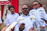 Pemkab Nabire verifikasi penerima beasiswa melalui Kepala Distrik