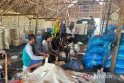 Pemkab catat produksi garam Lamongan 1.317 ton hingga Agustus