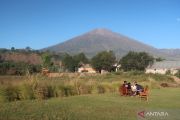 Gunung Rinjani berstatus Waspada sejak 2015